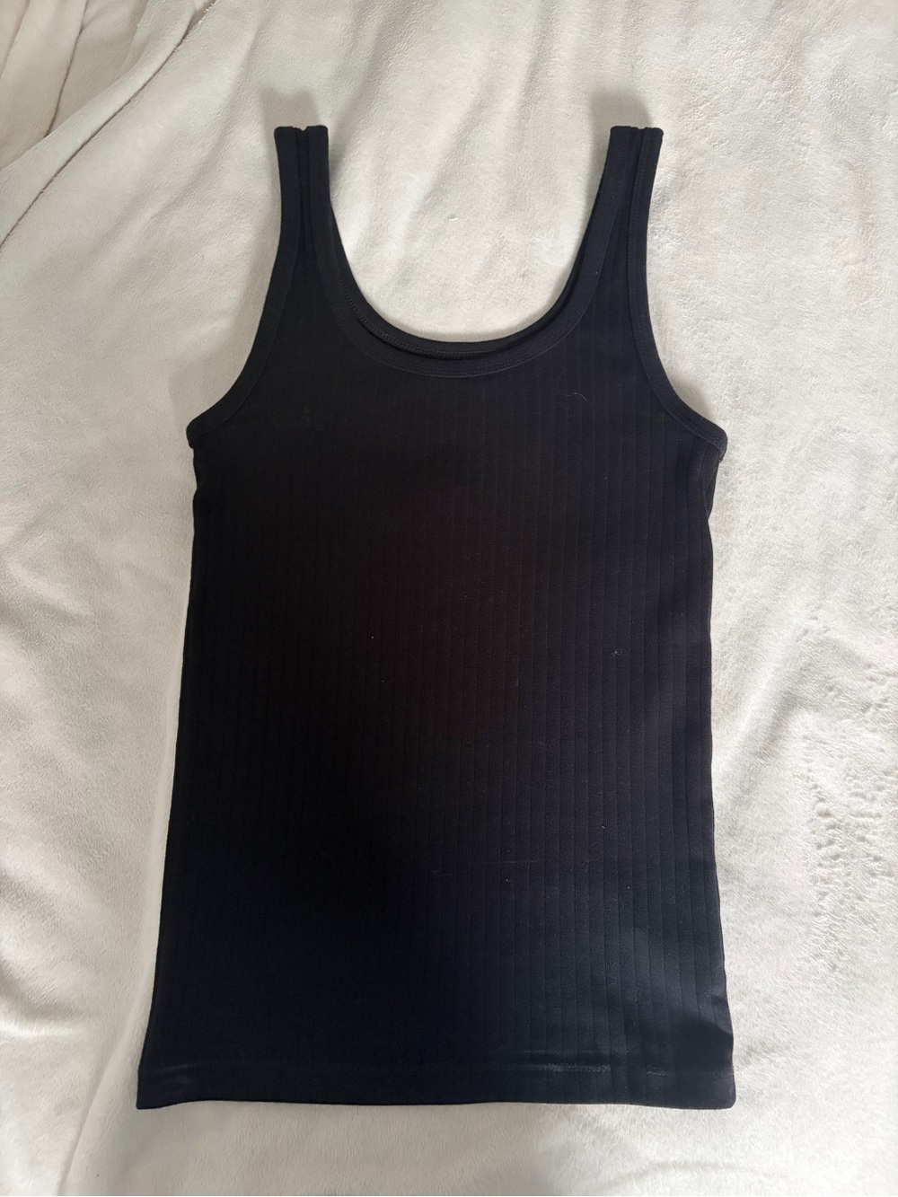Aerie Black Ribbed Scoop Tank
